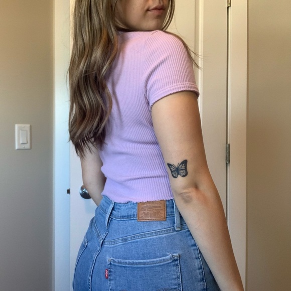 Urban Outfitters Ribbed T-Shirt - Picture 4 of 9